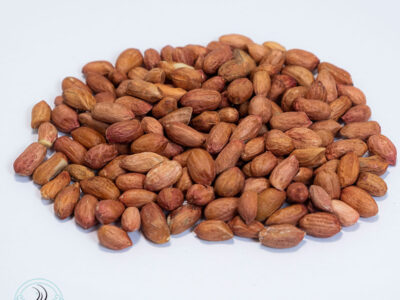 مغز بادام زمینی خام